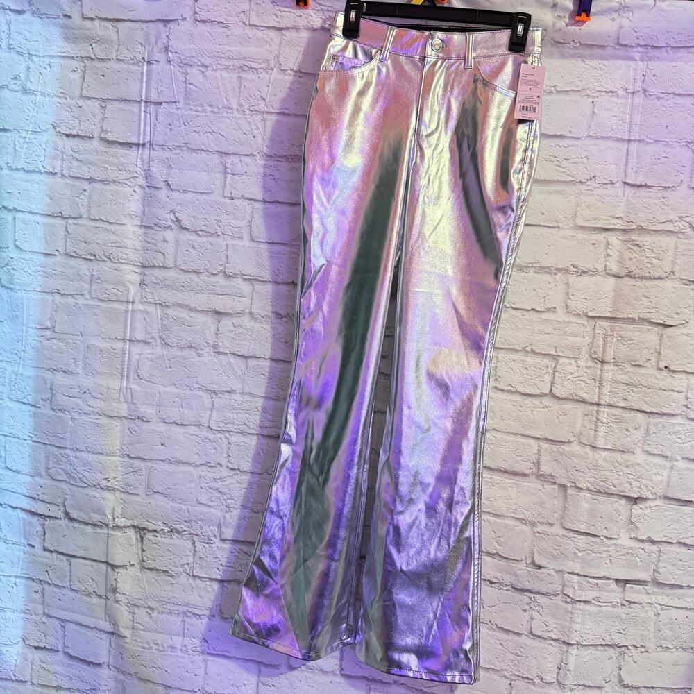 WILD FABLE SILVER PLEATHER FLARE JEANS SZ 0 (31 “ Inseam) **NWT**
